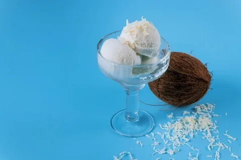 بستنی نارگیلی شیرین با طعمی اصیل و لذت بخش